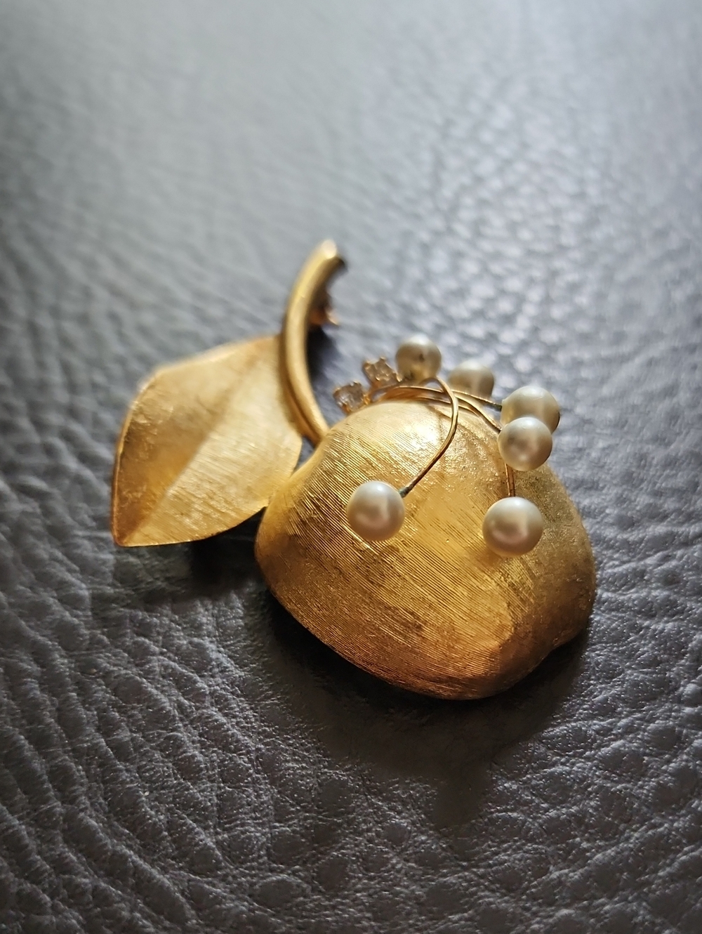 VTG Gold Leaf Pearl Accent Brooch - Elegant Women’s Jewelry